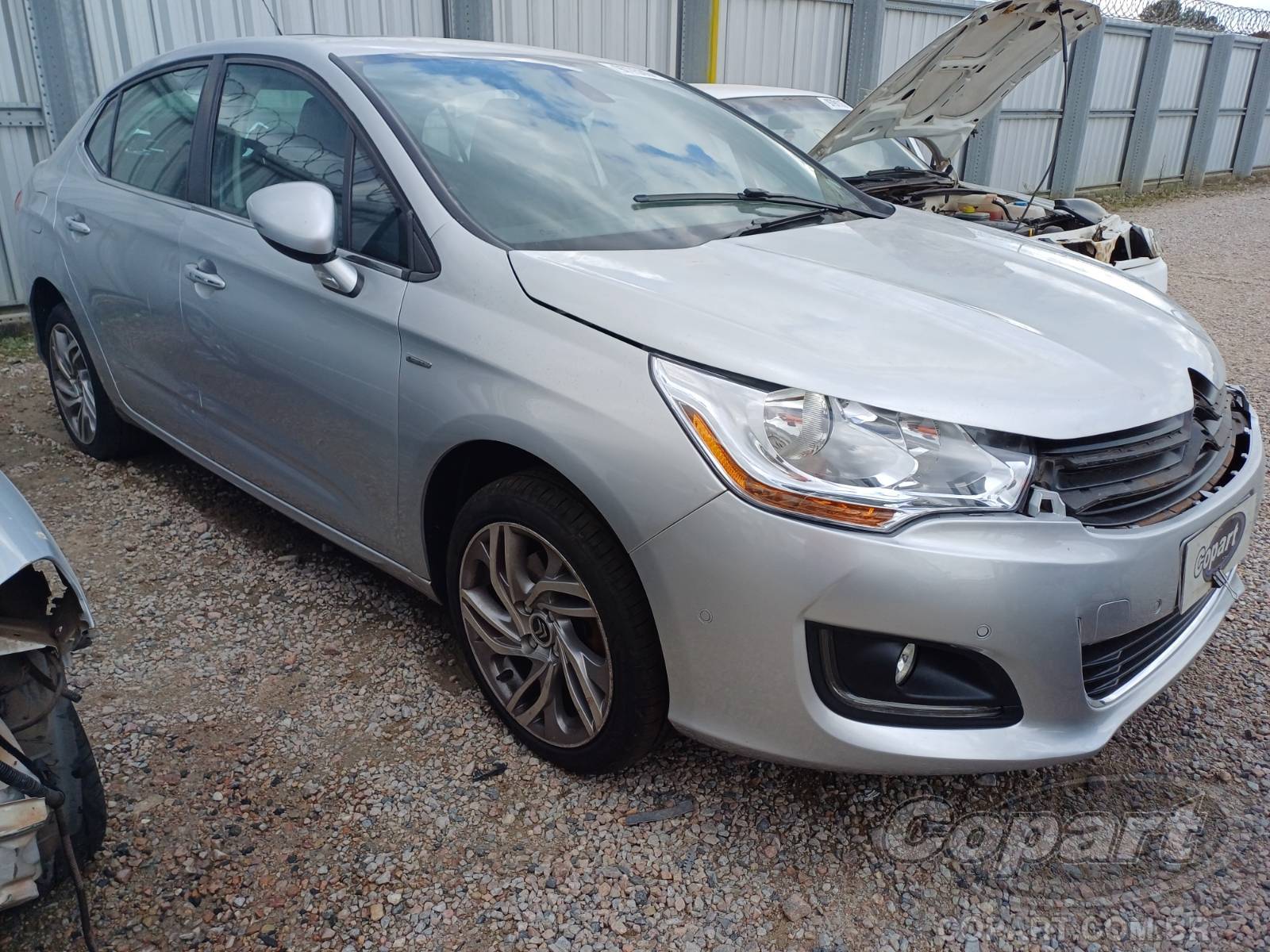 Veículo Citroën C4 Lounge Citroen C4 Lounge Exclusive 1.6 16V THP Turbo 2015 Colisão Pequena Monta 2015 em leilão