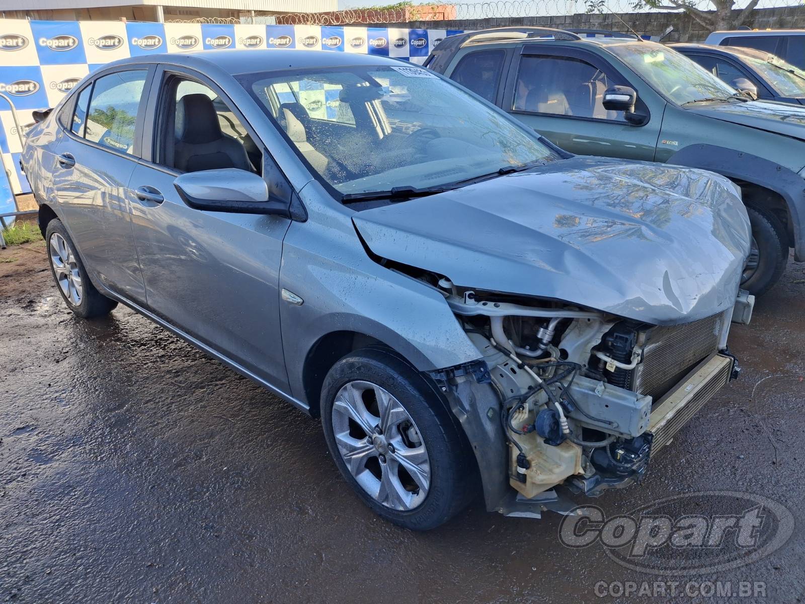 Chevrolet Onix Plus 2025 em leilão — GO