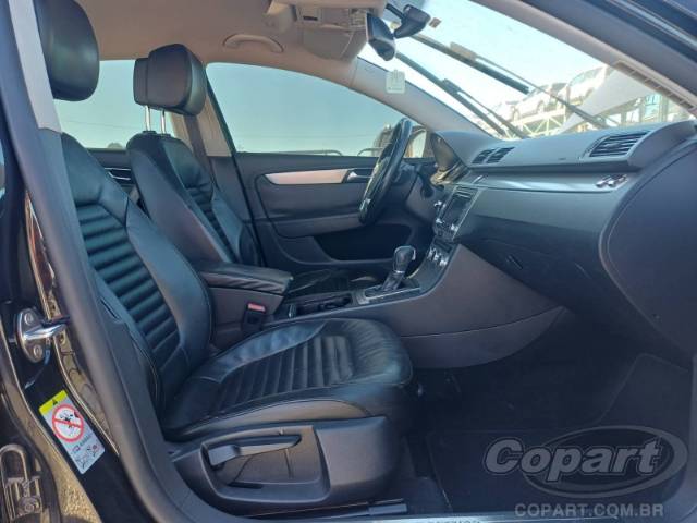 2013 VOLKSWAGEN PASSAT 