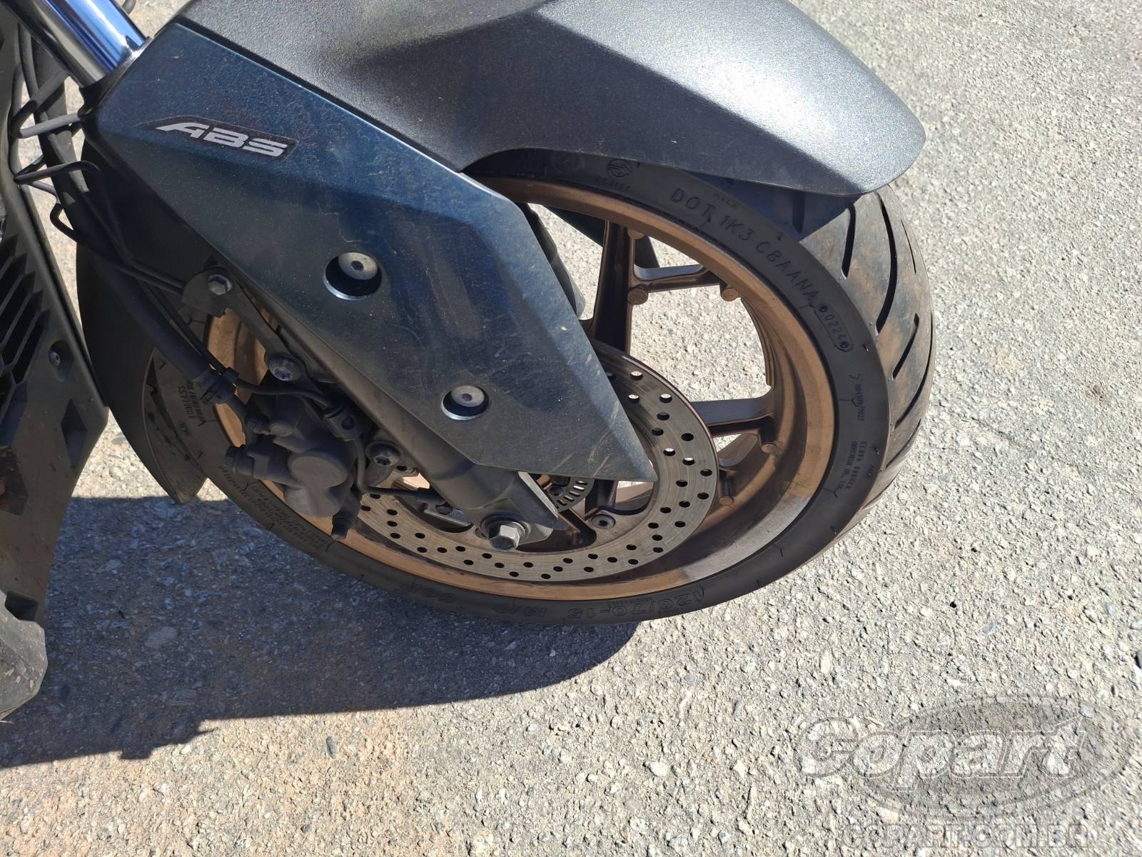 2024 YAMAHA XMAX — foto 8 de 10