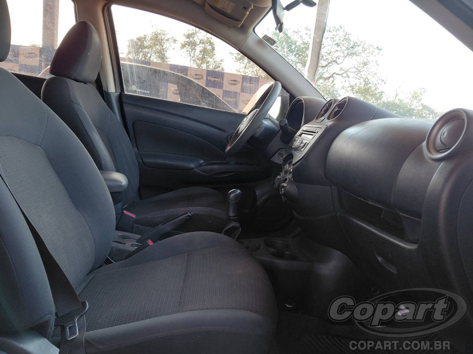 2013 NISSAN VERSA — foto 5 de 10
