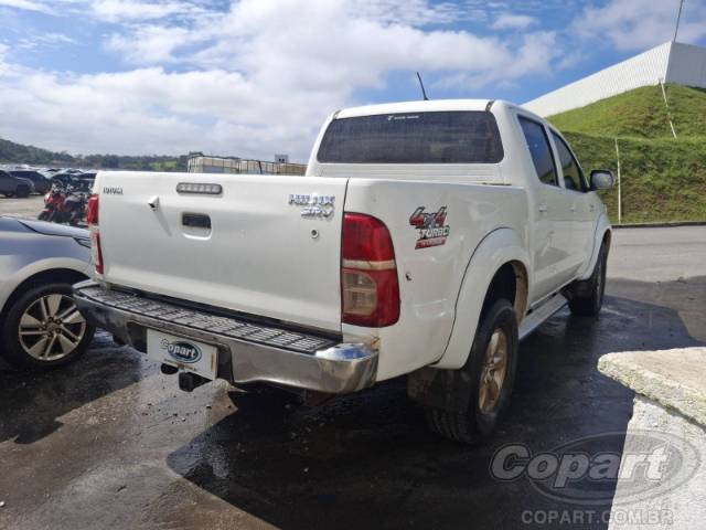 2015 TOYOTA HILUX CD 