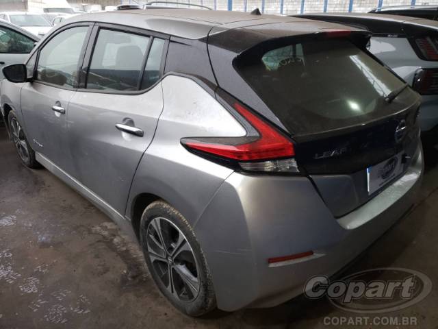 2022 NISSAN LEAF 
