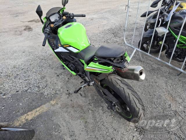 2025 KAWASAKI NINJA ZX-4R 