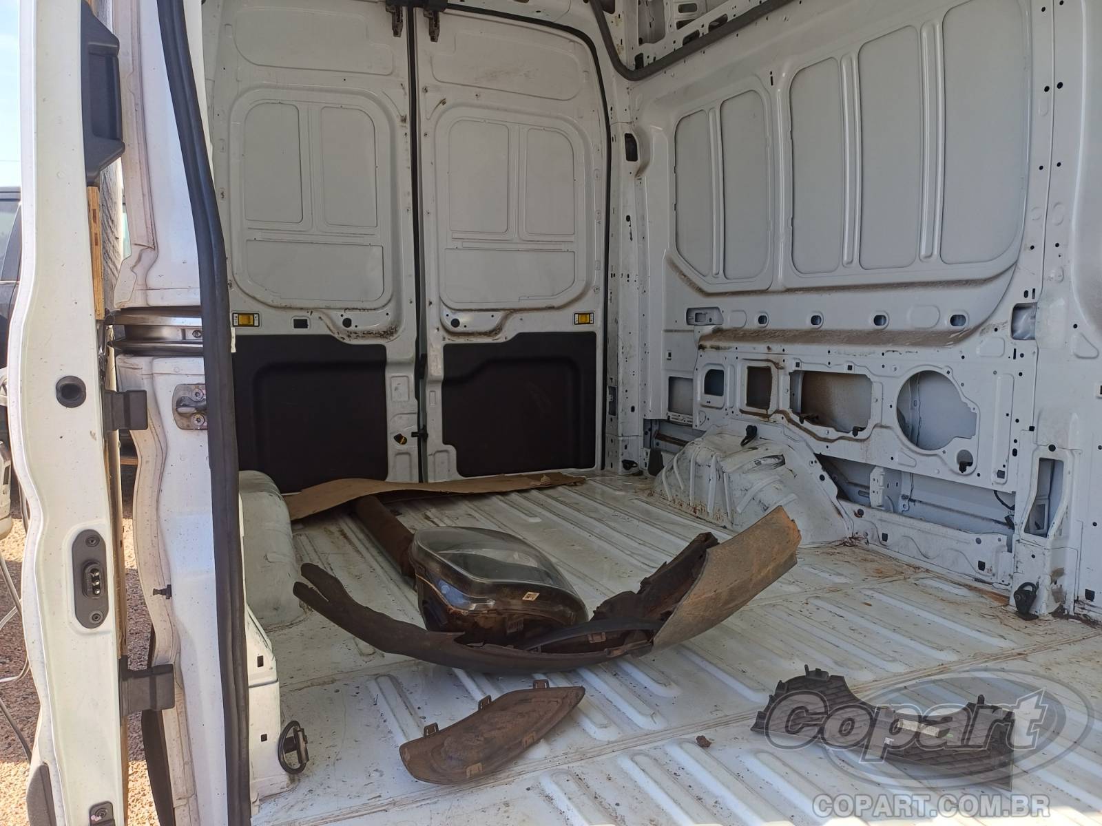 Foto 6 de 13: 2023 FORD TRANSIT FURGAO