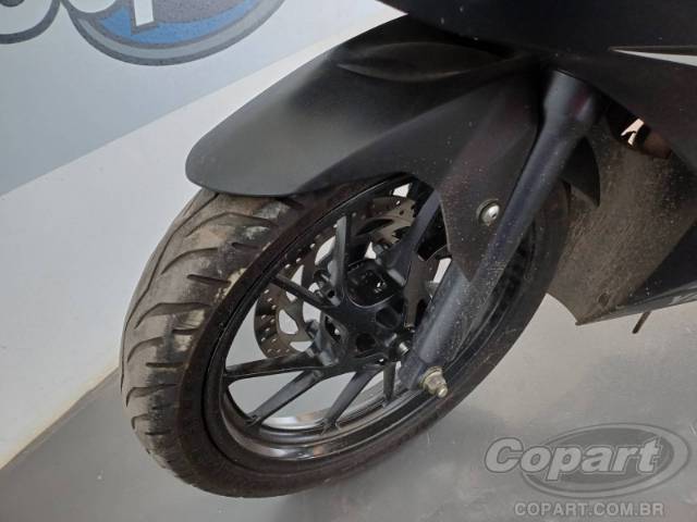 2025 YAMAHA YZF R15 