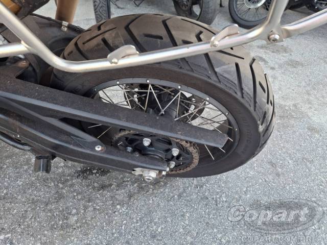 2025 BMW F 900 