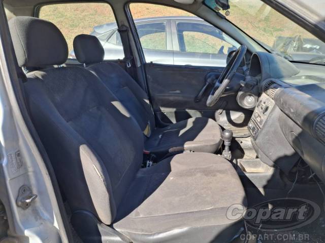 2003 CHEVROLET CORSA SEDAN 