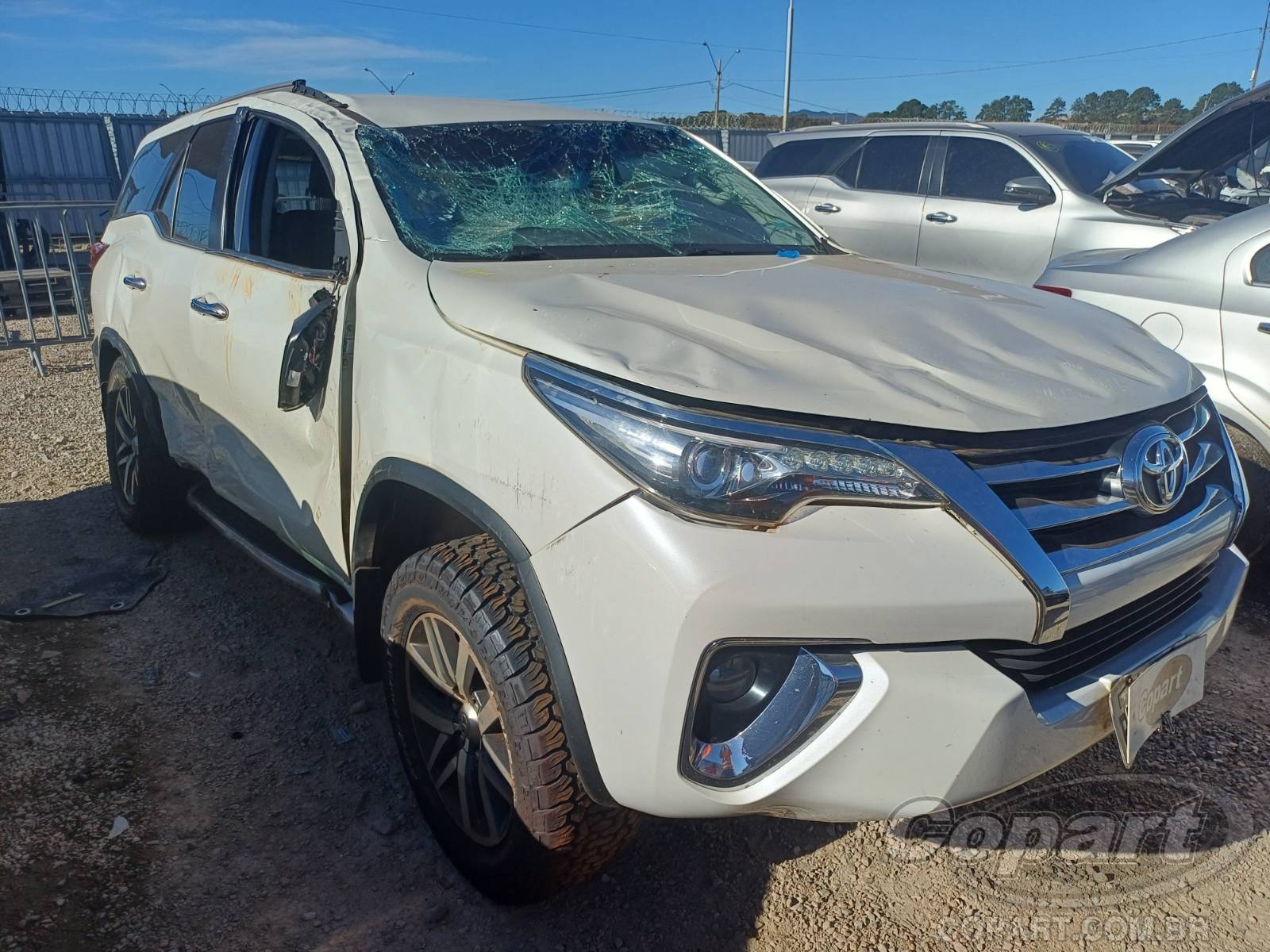 Veículo Toyota Hilux Toyota Hilux SW4 2.8 D-4D Turbo 2017 em leilão