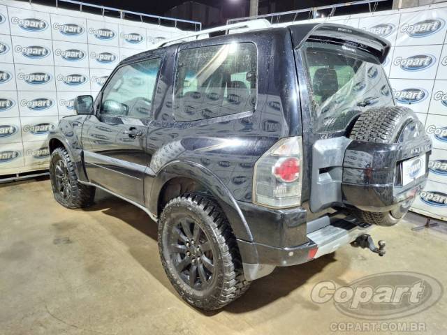 2011 MITSUBISHI PAJERO FULL 