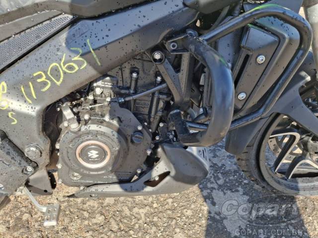 2025 BAJAJ DOMINAR 