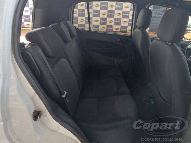 2015 FIAT UNO 