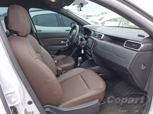 2025 RENAULT DUSTER 