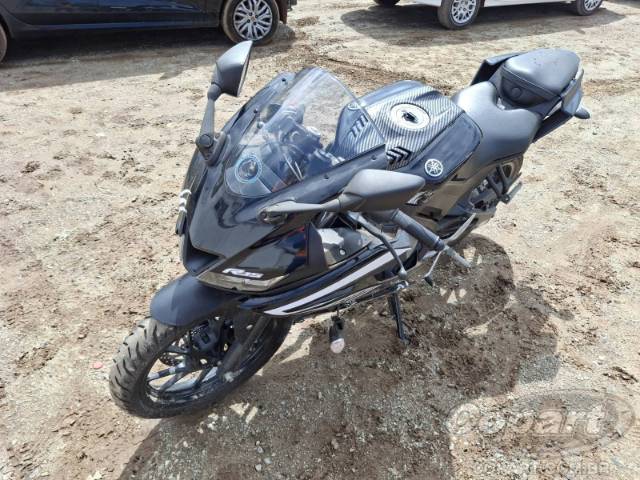 2025 YAMAHA YZF R15 