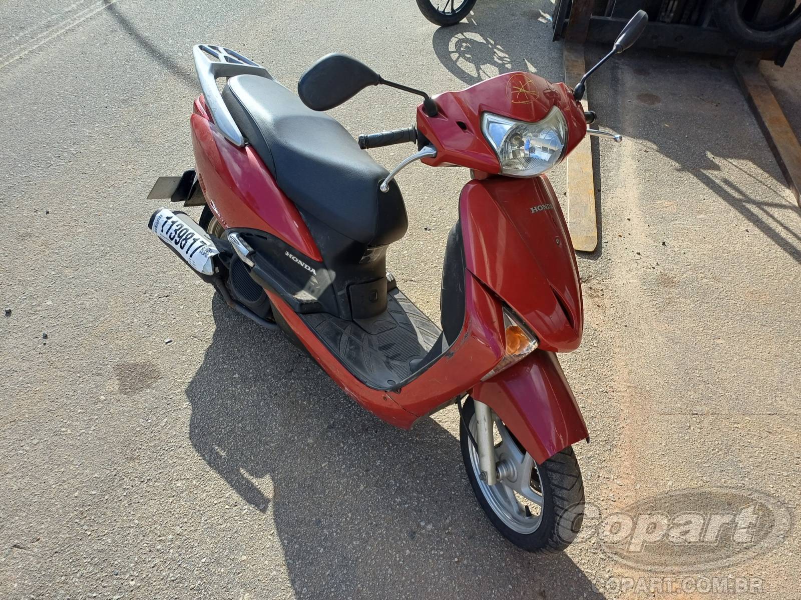 Honda Lead 110 2011 em leilão