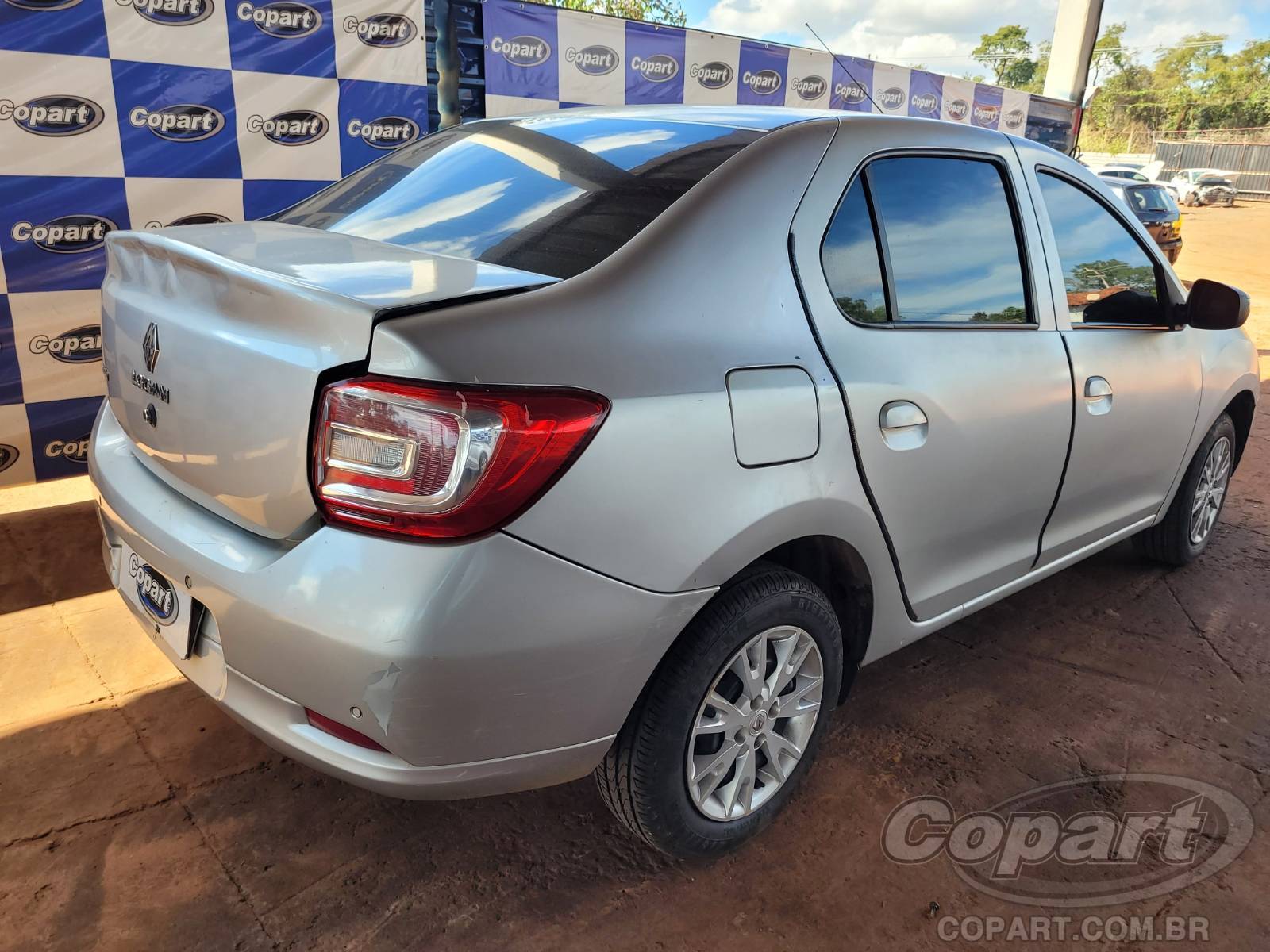 Foto 4: 2021 RENAULT LOGAN
