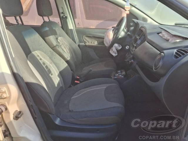 2015 FIAT UNO 