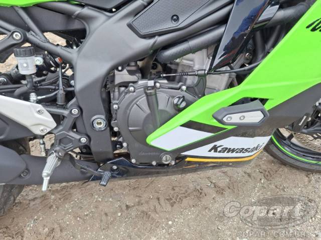 2025 KAWASAKI NINJA ZX-4R 