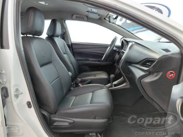 2024 TOYOTA YARIS SEDA 