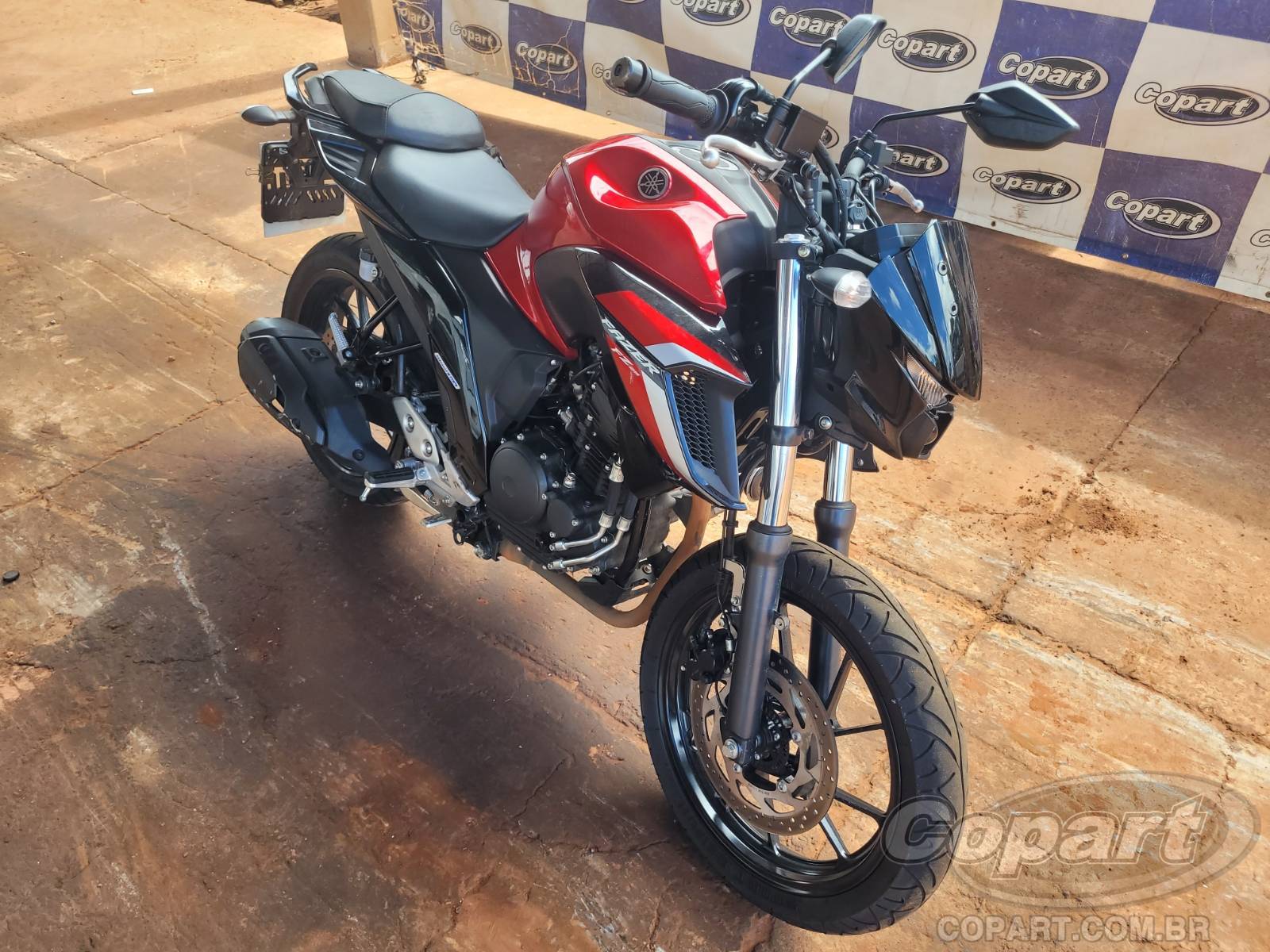 Veículo YAMAHA FZ25 Yamaha FZ25 Fazer 250 ABS 2024 Colisão Pequena Monta 2024 em leilão