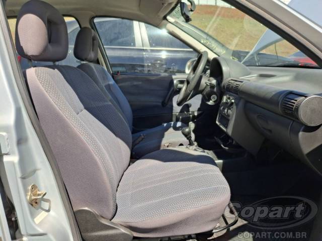 1999 CHEVROLET CORSA SEDAN 