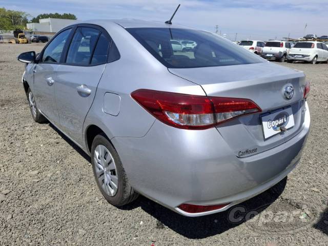 2025 TOYOTA YARIS SEDA 