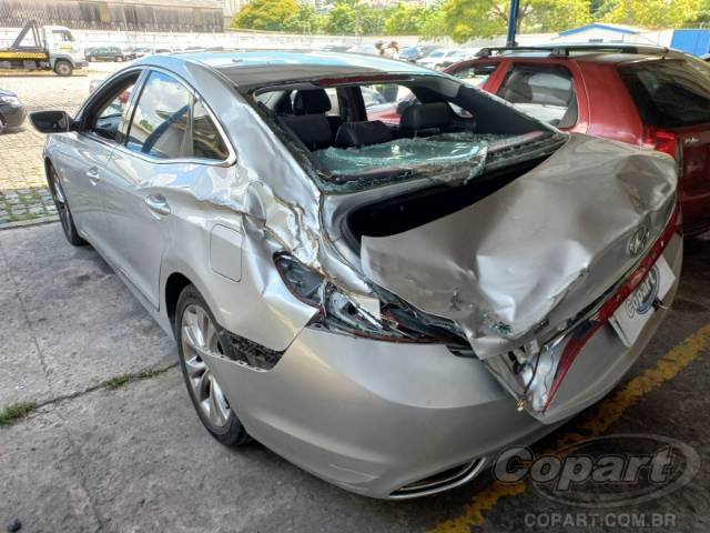 2013 HYUNDAI AZERA 