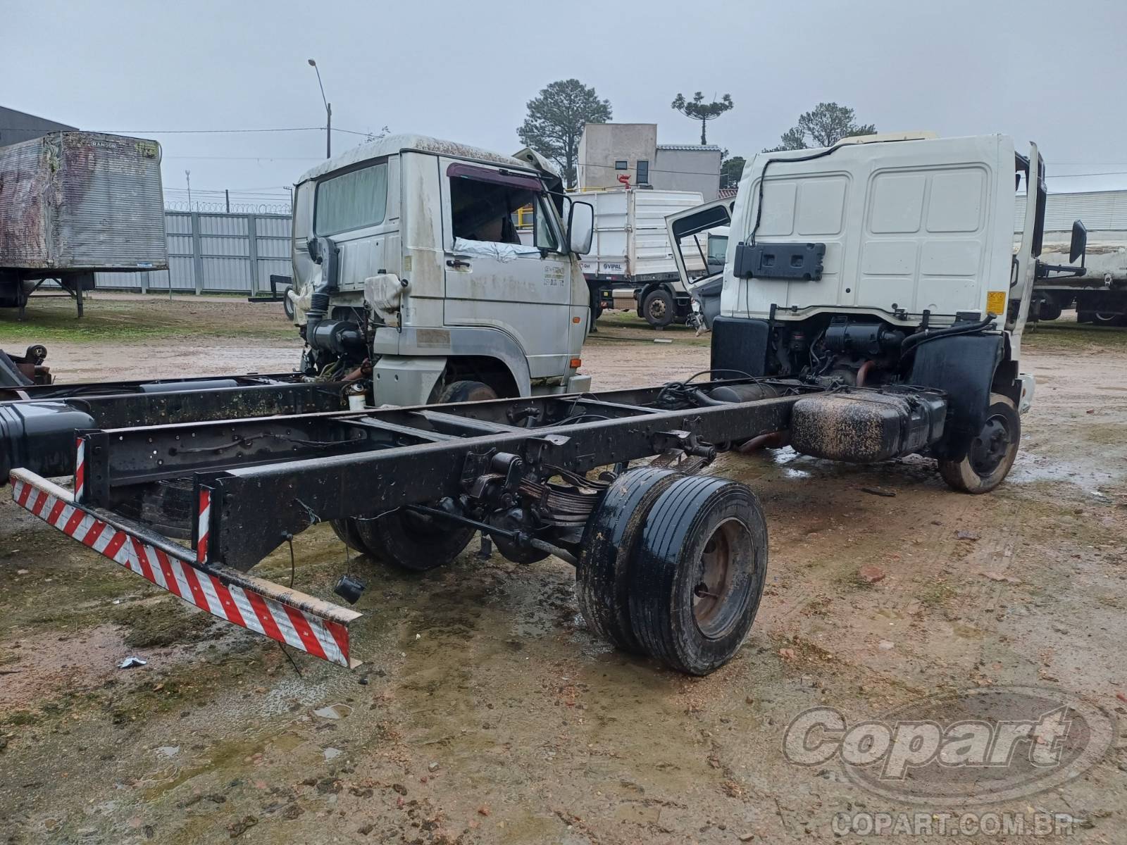 2009 FORD CARGO 815E — foto 4 de 10
