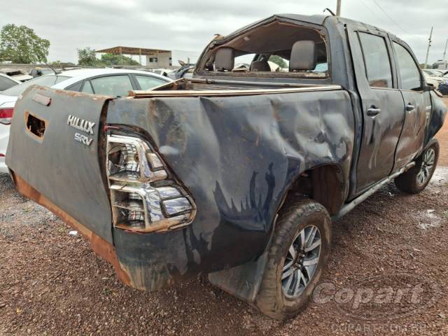 2017 TOYOTA HILUX CD 