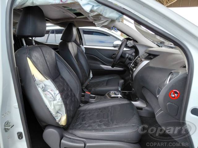 2025 NISSAN FRONTIER CD 