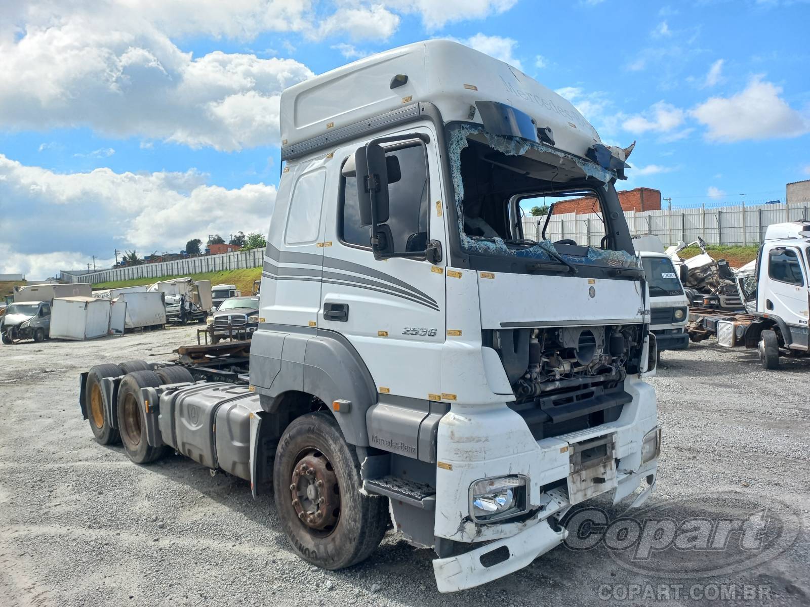 MERCEDES BENZ AXOR 2020 Caminhão