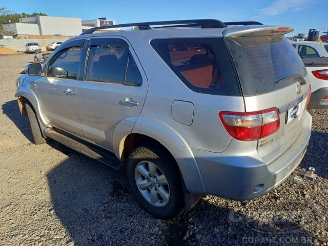 2011 TOYOTA HILUX SW4 