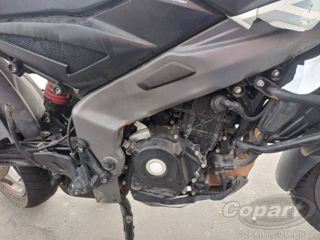 2025 BAJAJ DOMINAR 