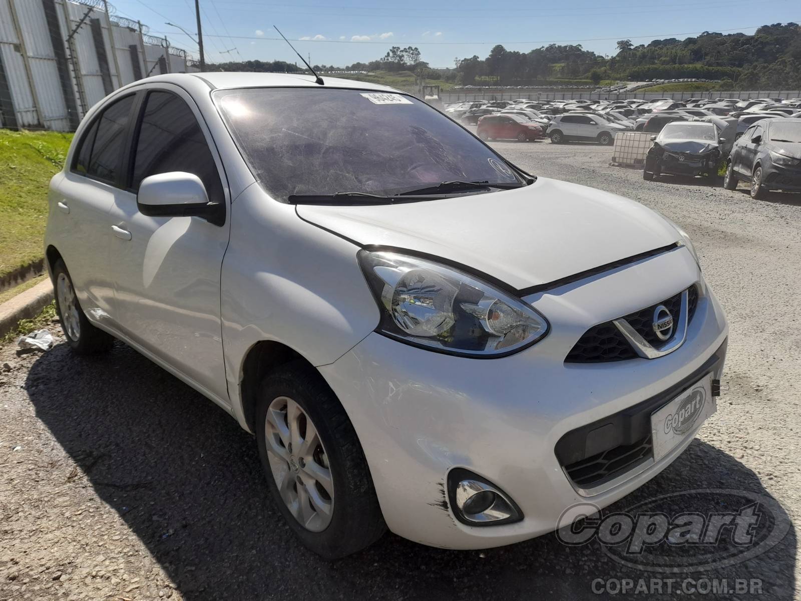 Veículo Nissan March Nissan March SV 1.0 16V 2015 Médio Dano Enchente 2015 em leilão