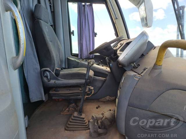 2011 VOLVO B290R 