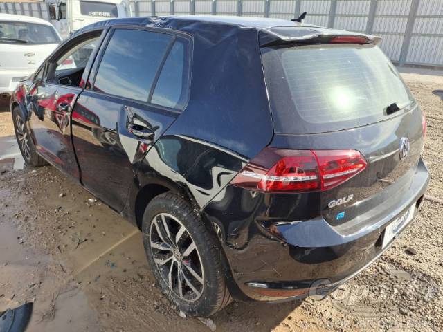 2014 VOLKSWAGEN GOLF 