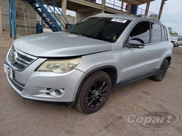 2010 VOLKSWAGEN TIGUAN 