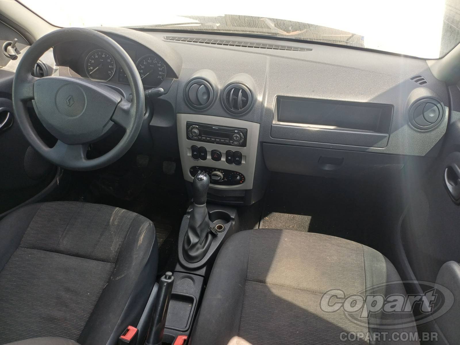 Foto 9 de 11: 2010 RENAULT LOGAN