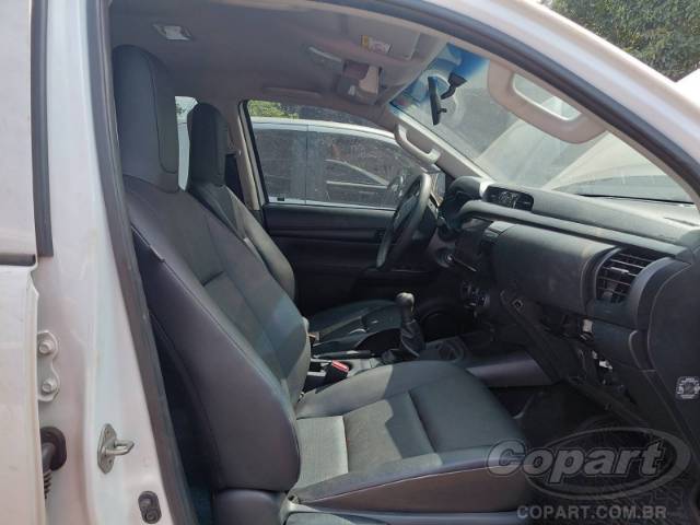 2025 TOYOTA HILUX CD 
