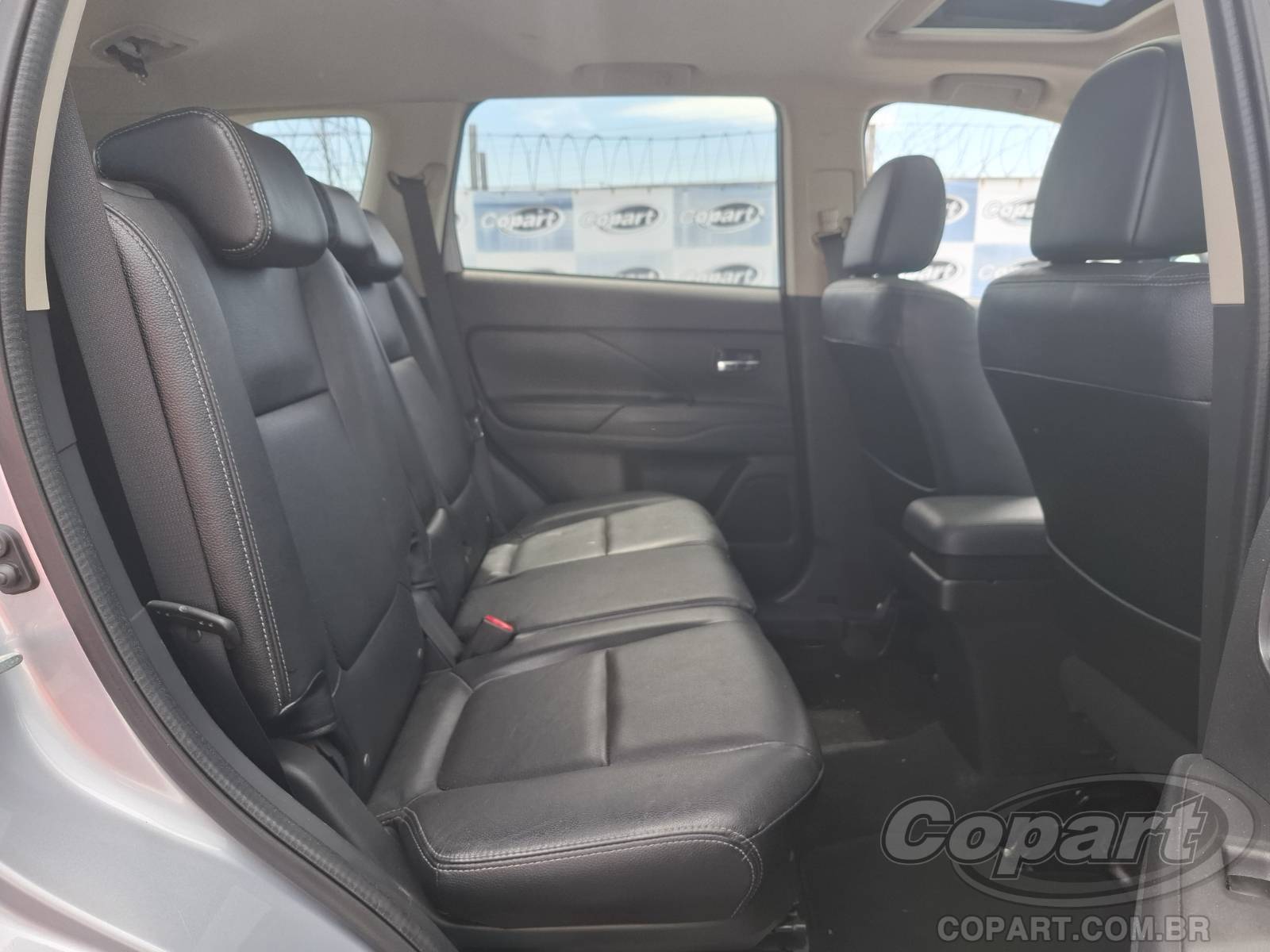 Foto 6 de 12: 2015 MITSUBISHI OUTLANDER