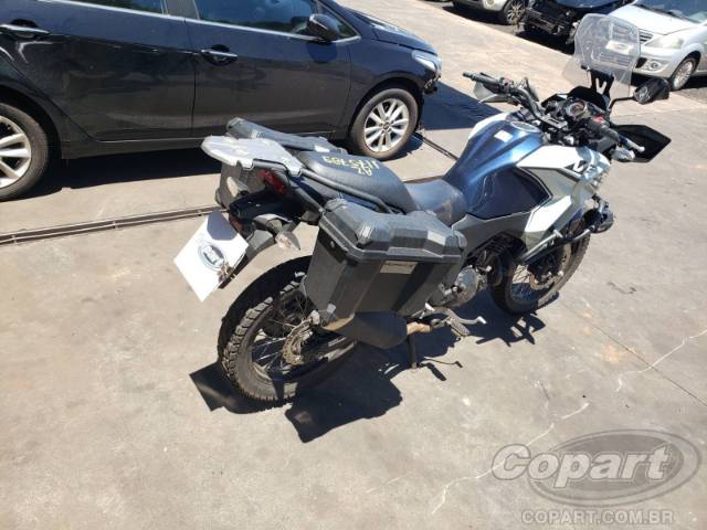 2025 KAWASAKI VERSYS-X 
