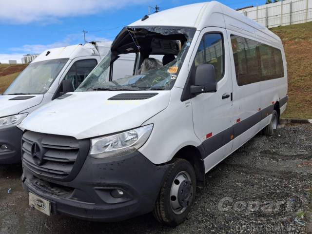 2025 MERCEDES BENZ SPRINTER 