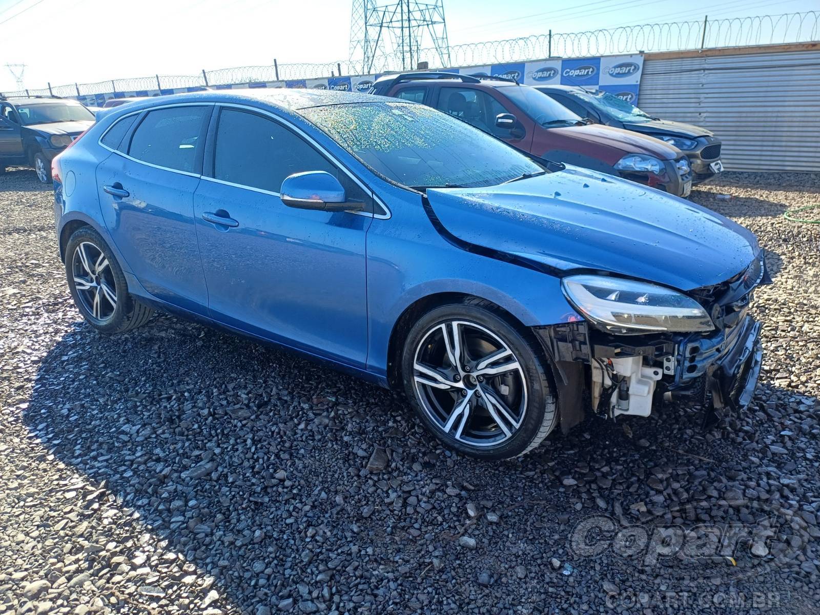 Veículo Volvo V40 VOLVO V40 T5 R-Design 2.0 Drive-e Turbo 2017 2017 em leilão