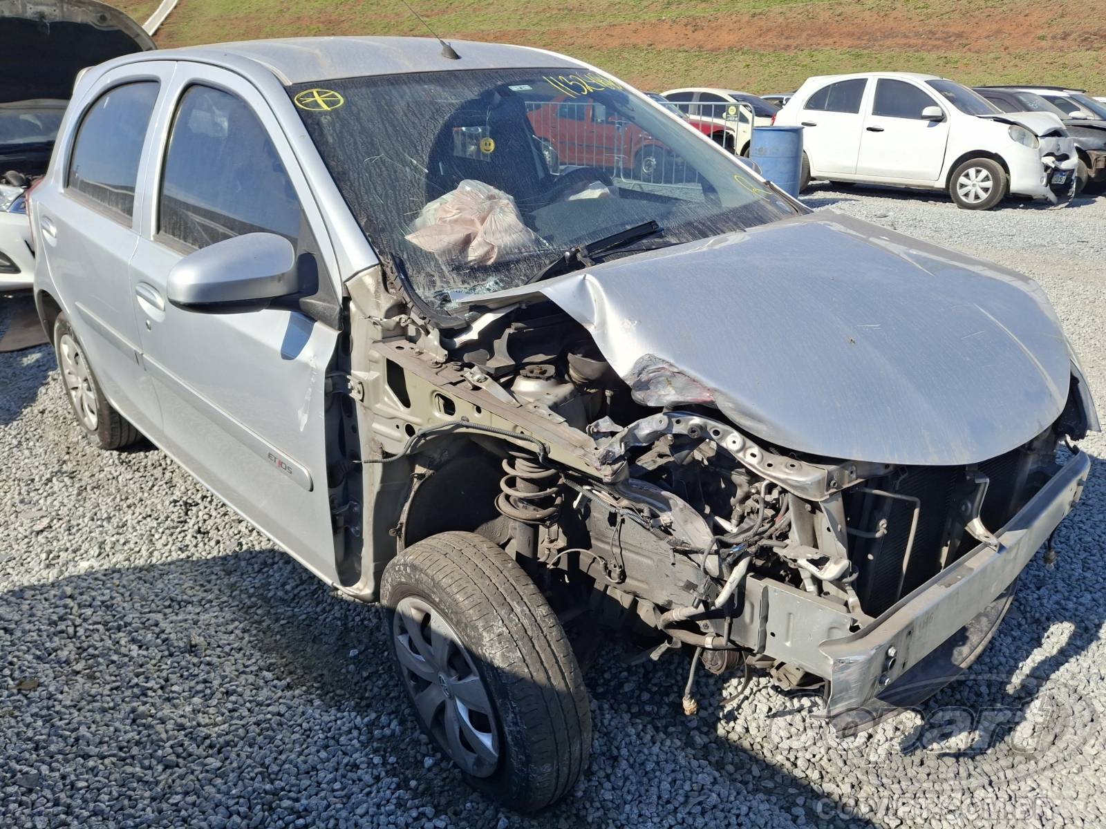 Toyota Etios X 1.3 16V 2016 Colisão