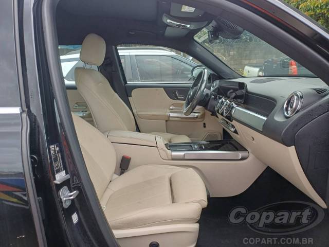 2025 MERCEDES BENZ GLB 