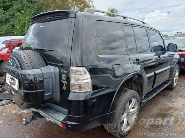 2013 MITSUBISHI PAJERO FULL 