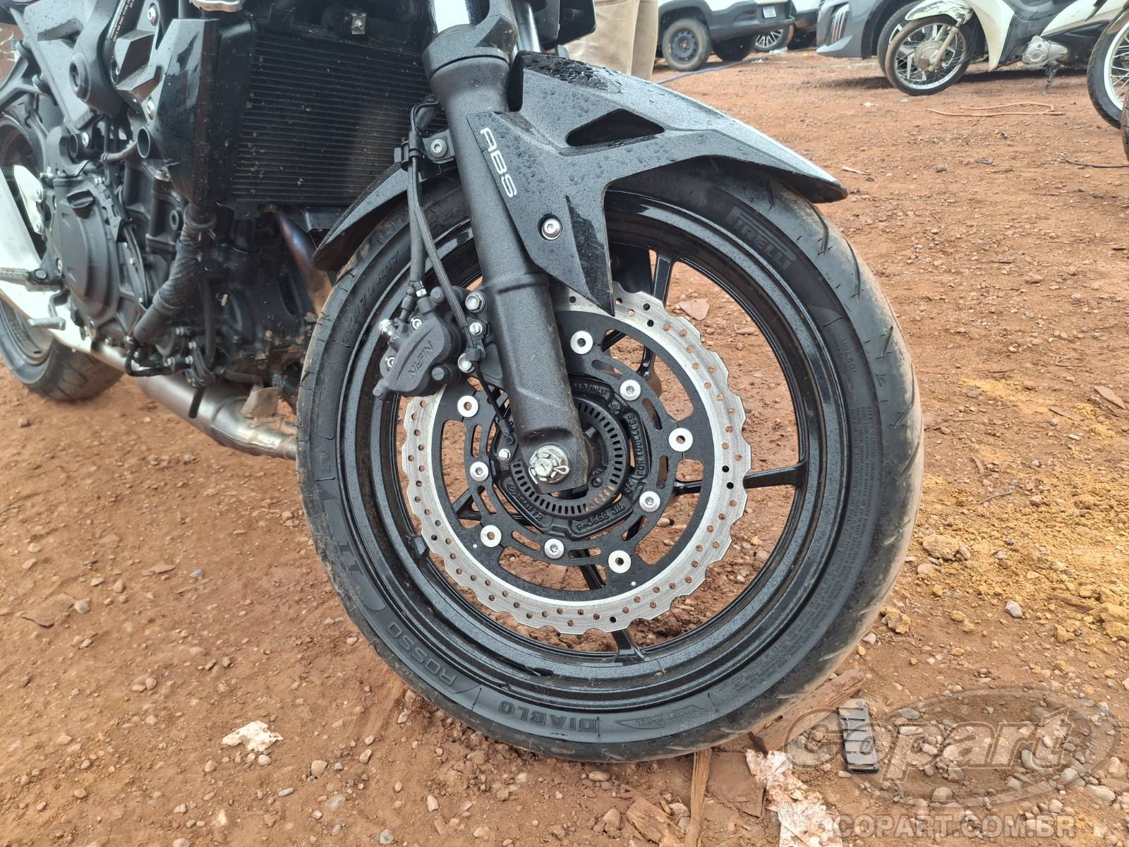 Foto 8 de 10: 2024 KAWASAKI Z400