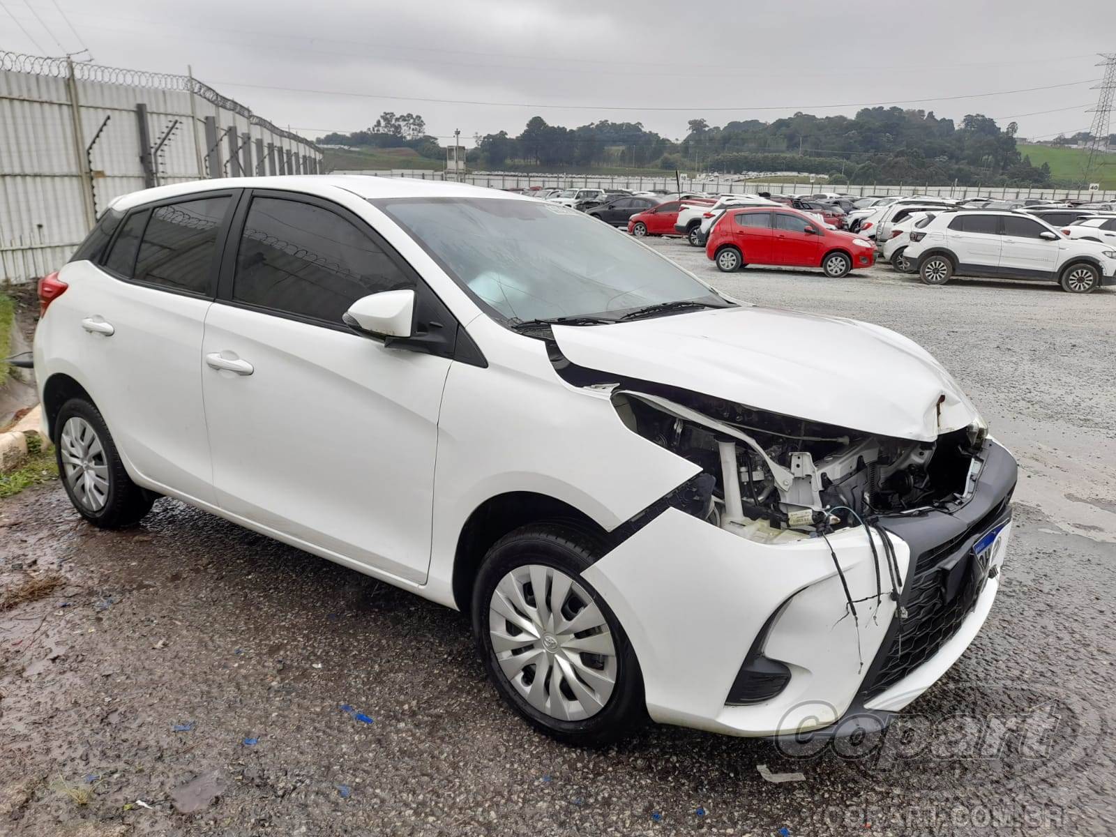 Veículo Toyota Yaris Toyota Yaris XL 1.5 16V Dual VVT-i 2023 Médio Dano Frontal 2023 em leilão