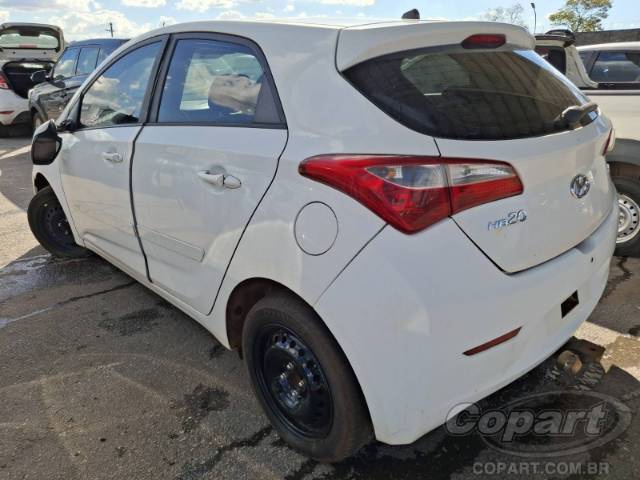 2015 HYUNDAI HB20 