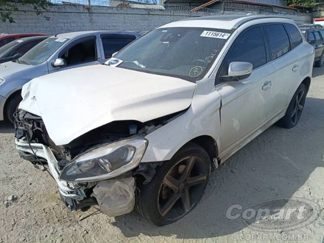 2015 VOLVO XC60 